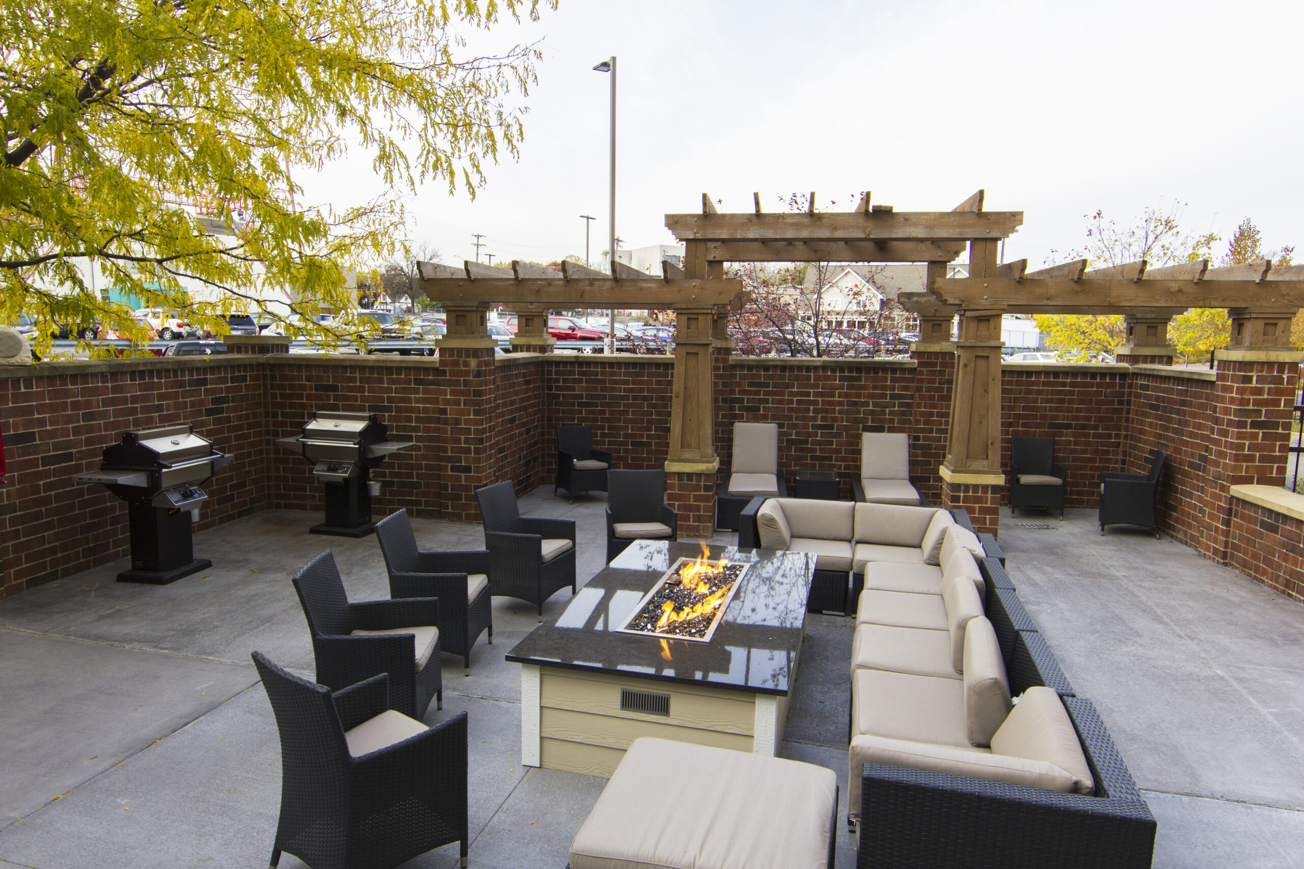 Outdoor fire pit and lounge area